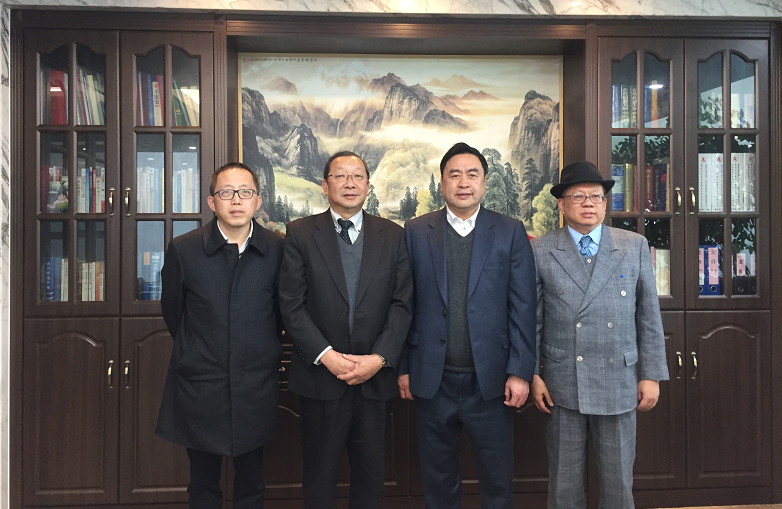 趙振元和陳宗欣教授、蛯子晴夫總經(jīng)理、愛德中創(chuàng)公司鄒克總經(jīng)理親切合影.png