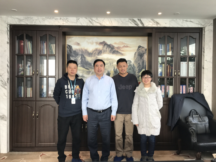 6-趙振元同志和新疆分院張松濤、總包公司房弢、潘柯樾親切合影.jpg