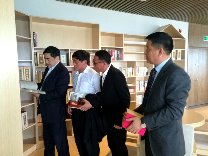 6-趙振元董事長參觀?；鶈T工文化中心.jpg